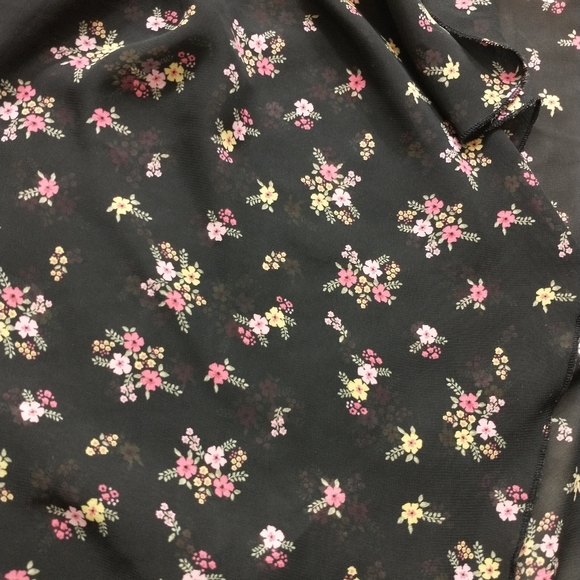 Lularoe Shirley Cover-up - Picture 2 of 3